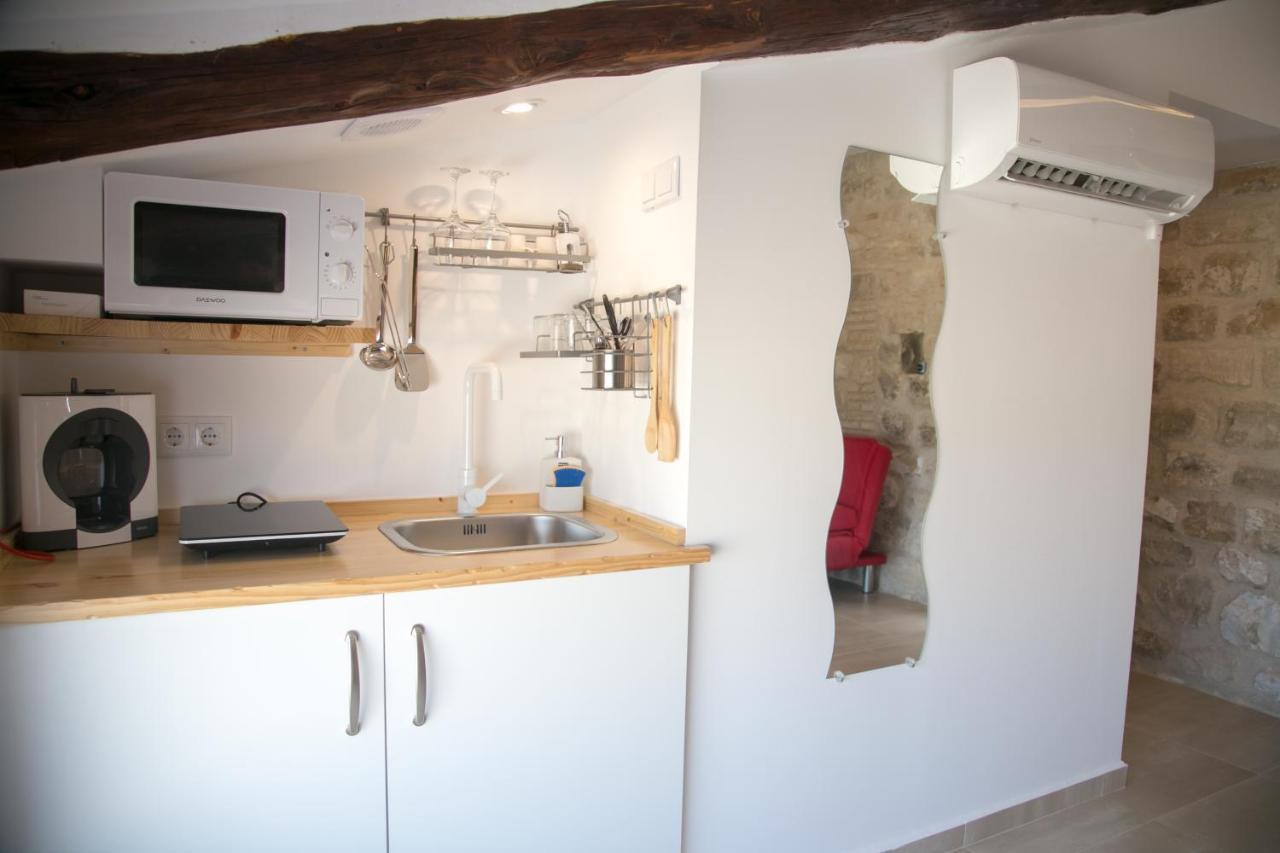 Apartamentos Turisticos La Casa Vieja Sabiote Exteriör bild