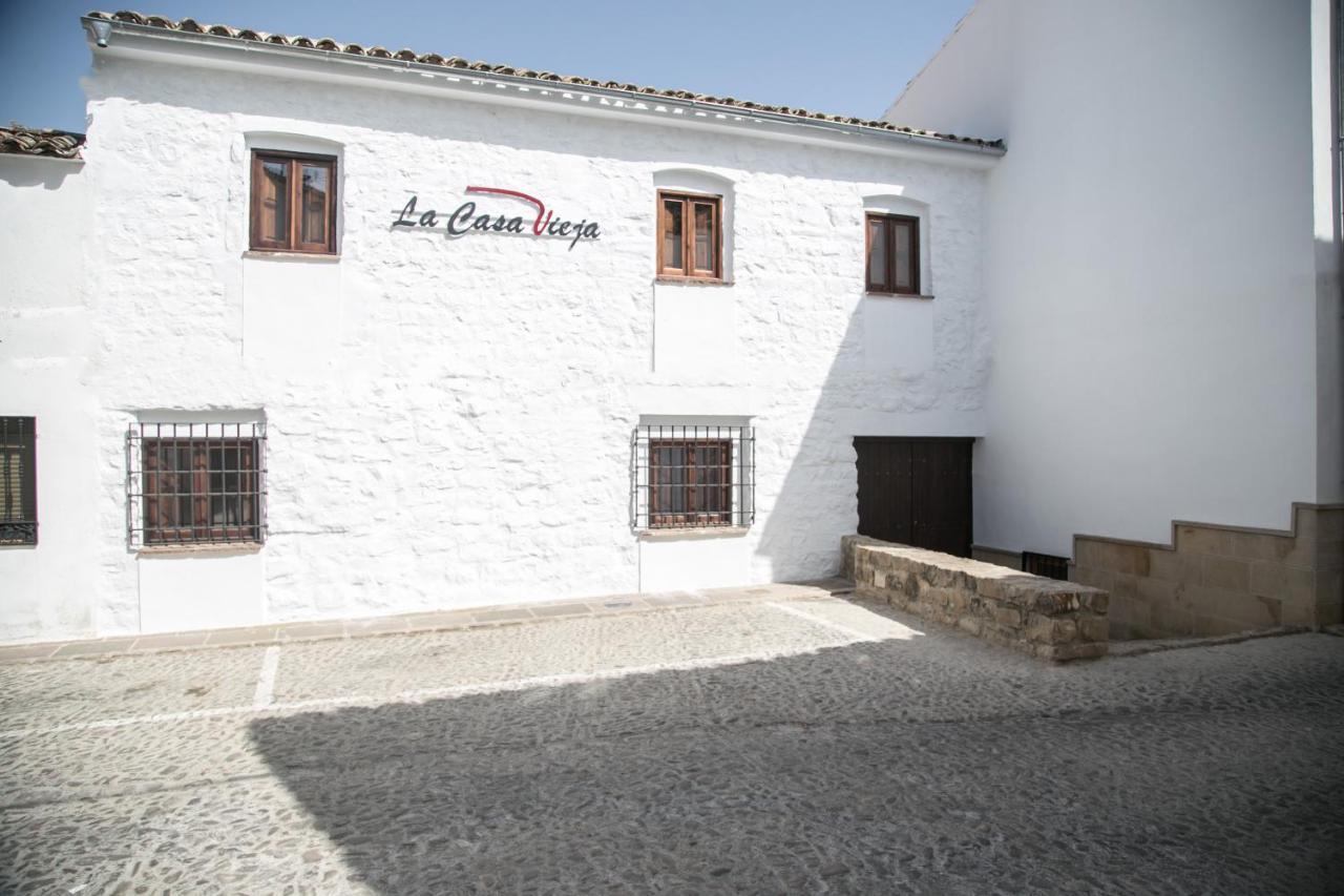 Apartamentos Turisticos La Casa Vieja Sabiote Exteriör bild