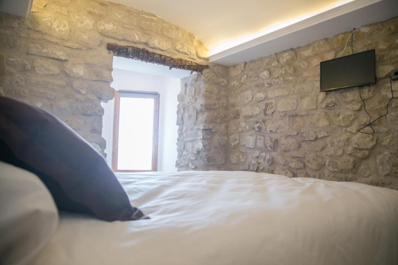 Apartamentos Turisticos La Casa Vieja Sabiote Exteriör bild